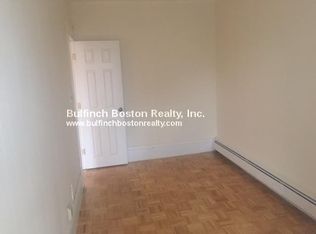 292 Newbury St #3F, Boston, MA 02115