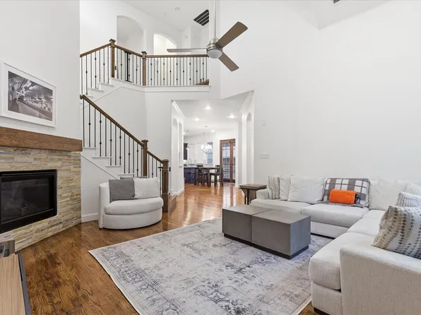 2511 Charlie Bird Pkwy, Farmers Branch, TX 75234