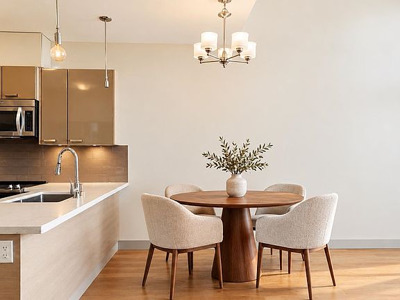 5th image of 6875 Dunblane Ave #406