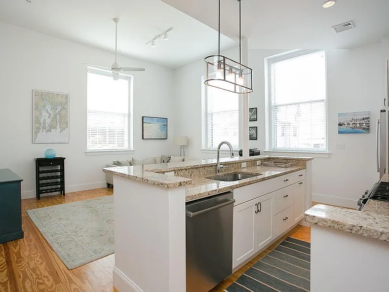 32 Carey St #1D — Photo 9