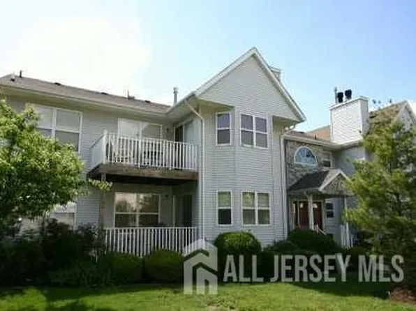 125 Exeter Ct, Piscataway, NJ 08854