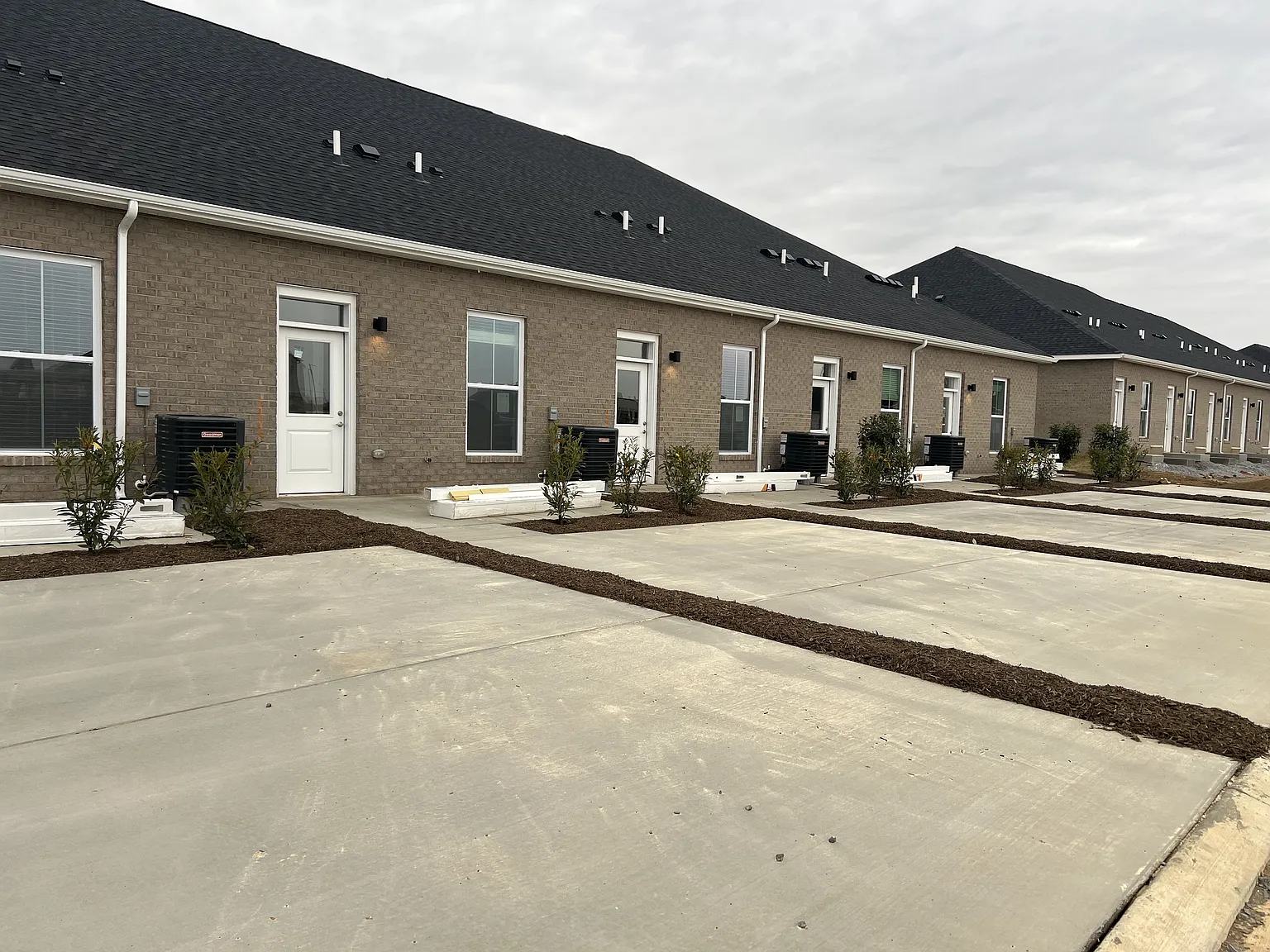 2 bed, 1080 sqft, $1,650 — Photo 2