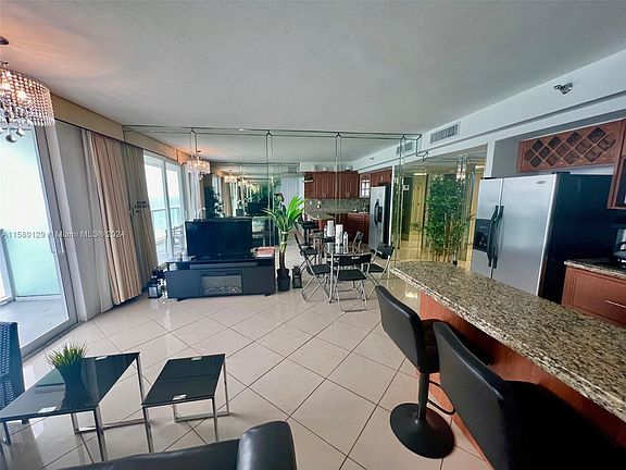 5th image of 19201 Collins Ave #816
