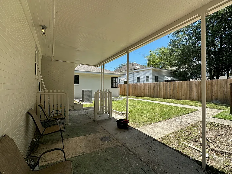 1459 Dauphin St — Photo 5