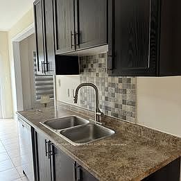 5th image of 100 Lanark Cir #1
