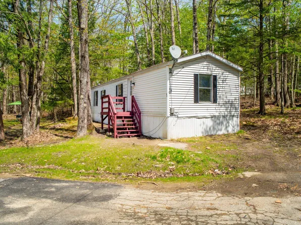 60 Squire Court, Winthrop, ME 04364