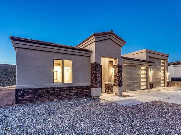 3rd image of 3801 Yucca Dr