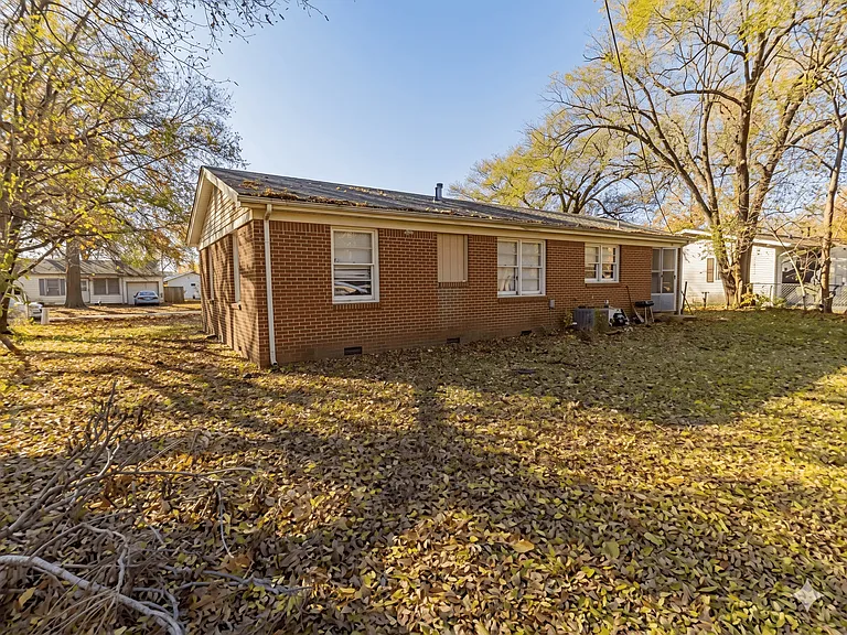 416 W Spring Dr — Photo 19