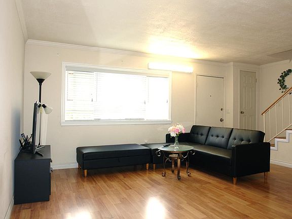 5th image of 409 Capricorn Ct