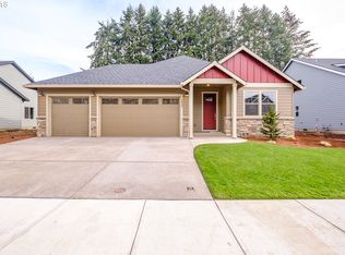 2082 Deer Ave, Stayton, OR 97383