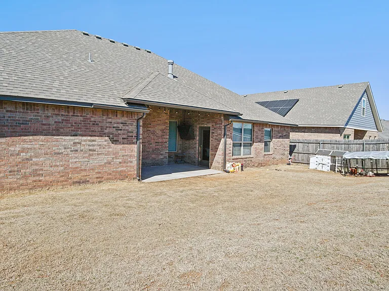 10004 Glover River Dr — Photo 15