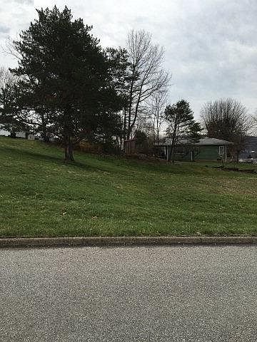1st image of 202 Thorn Ave