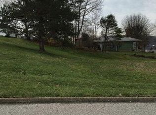 202 Thorn Ave, Moundsville, WV 26041