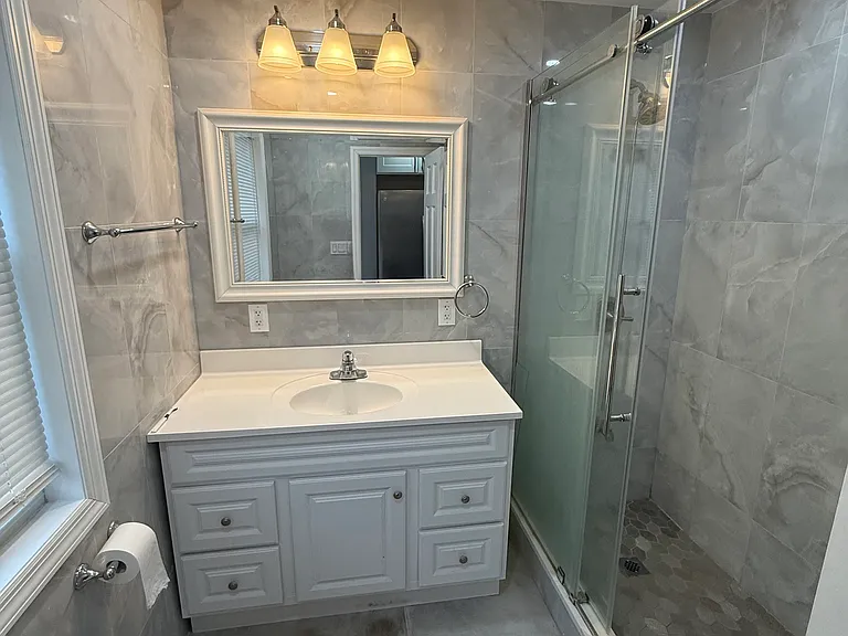 25 Pine Ave #2 — Photo 5
