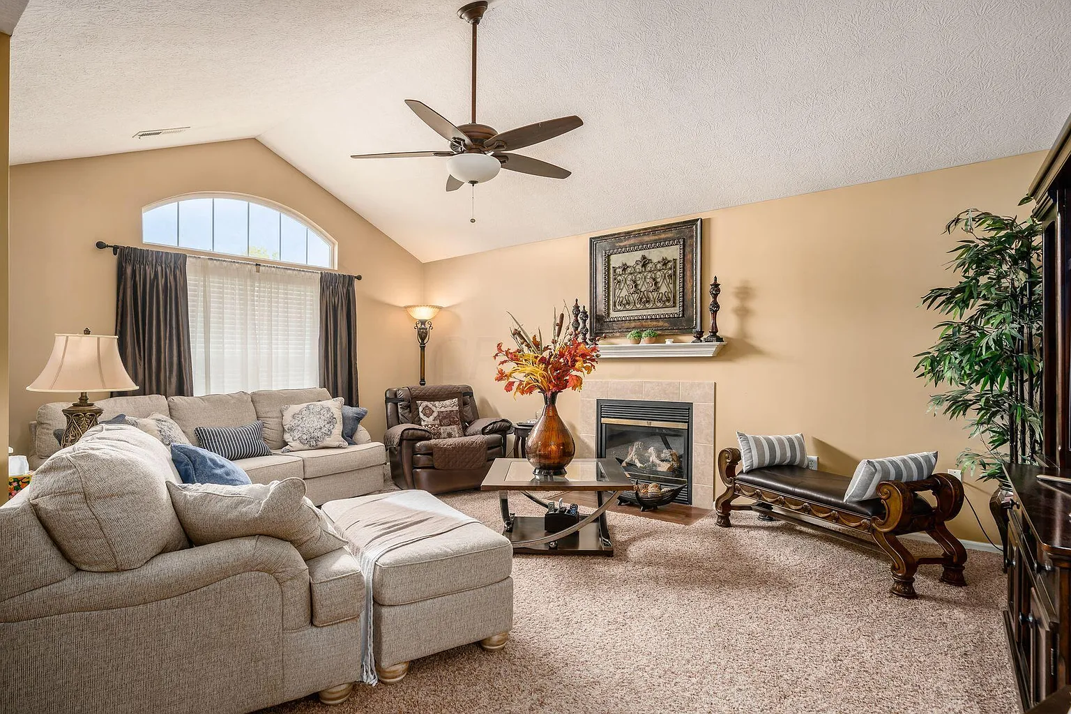 5165 Vinings Grv photo 1