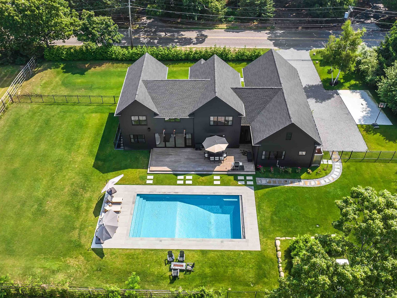 2795 Cox Neck Rd, Mattituck, NY 11952 MLS 374971 Zillow