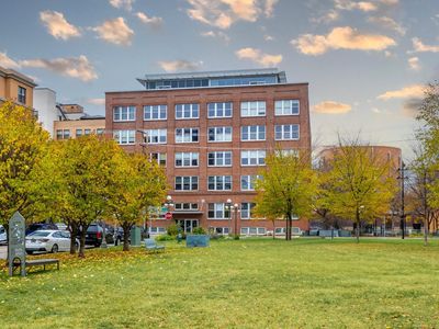 225 9th St E UNIT 208, Saint Paul, MN, 55101