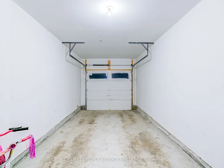 2237 Crystal Dr — Photo 40