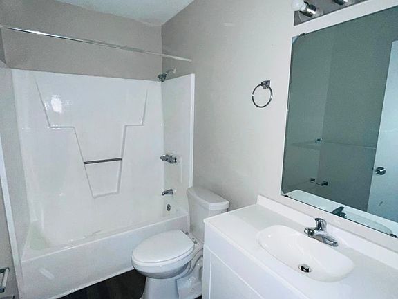 2nd image of 706 Railroad Ave #706