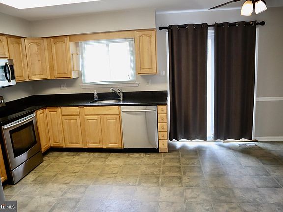 3rd image of 3127 Benton Square Dr