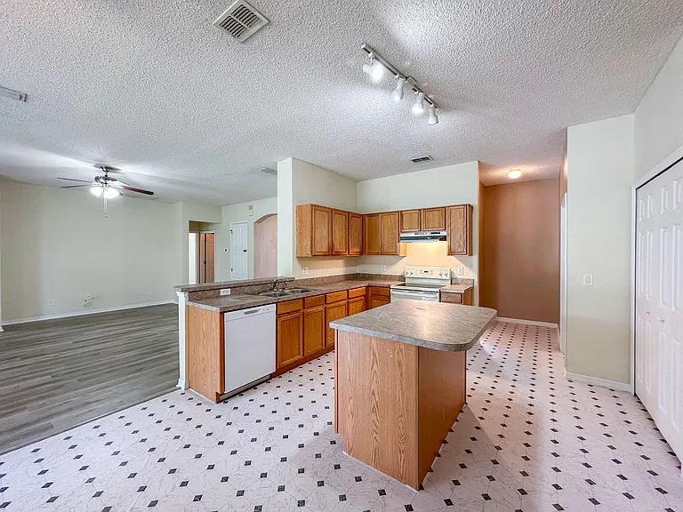 2776 Cabernet Cir — Photo 14