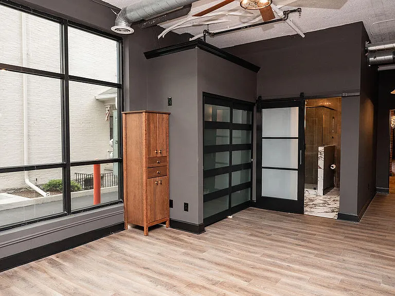 275 S Limestone St #150 — Photo 10