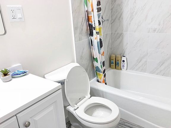 5th image of 124 Escanyo Dr
