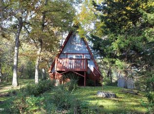 49 Oak Valley Dr, Elizabeth, IL 61028