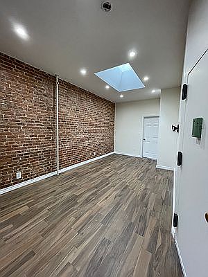 4th image of 479 Harman St APT 3R