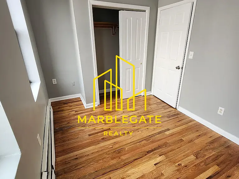 136 S 7th St #33R — Photo 5