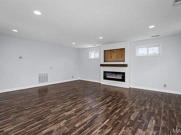 4th image of 243 Dennison Dr