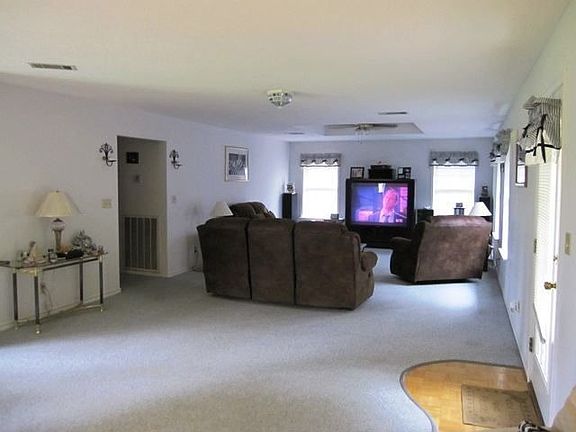 2nd image of 11015 Jill Ln