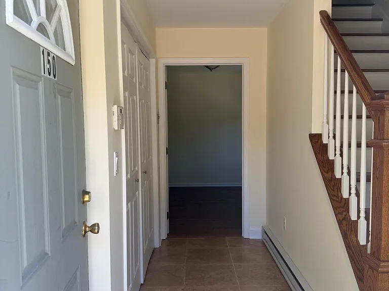 150 Magnolia Ln — Photo 5