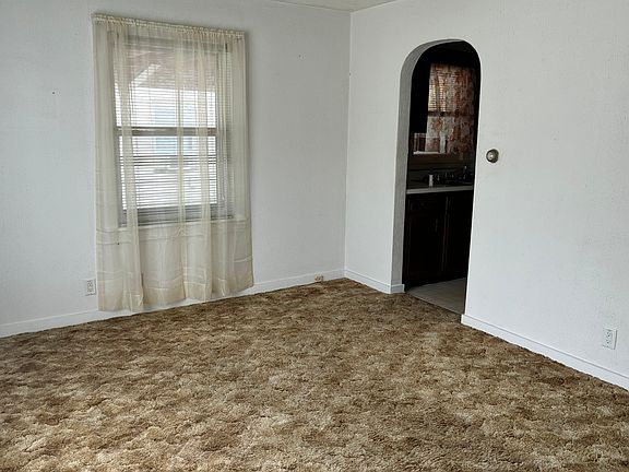 4th image of 2712 Logan St