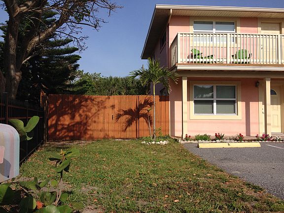 End Unit w/Balcony and side yard