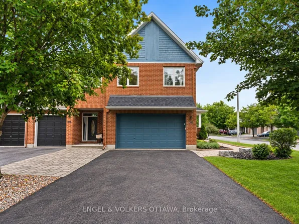 268 Horseshoe Cres, Ottawa, ON K2S 0B7