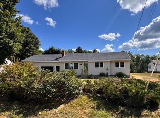 142 Pleasant St, Clinton, ME 04927