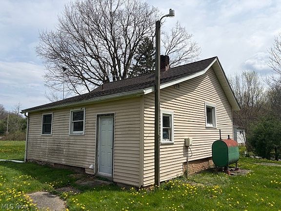 3rd image of 14065 Burden Rd NE