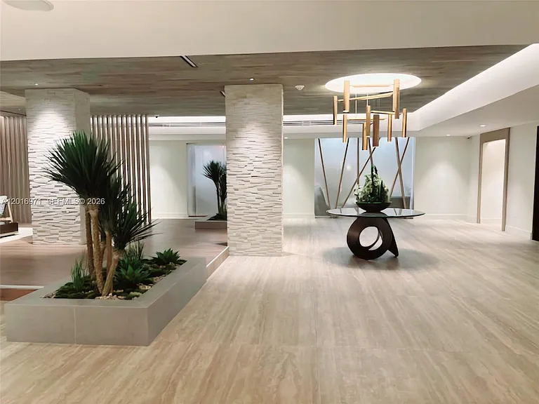 2301 Collins Ave #528 — Photo 2