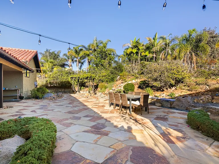 2073 Elevado Rd — Photo 5
