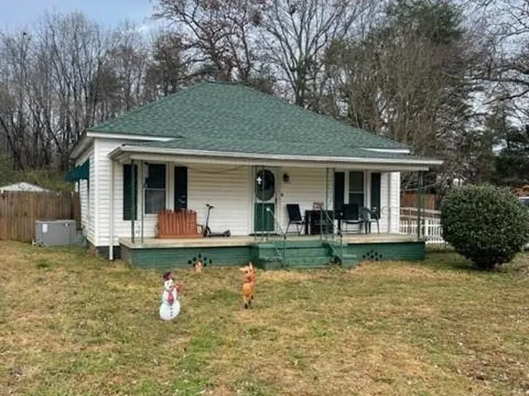 815 Clarkway Ave, Eden, NC 27288