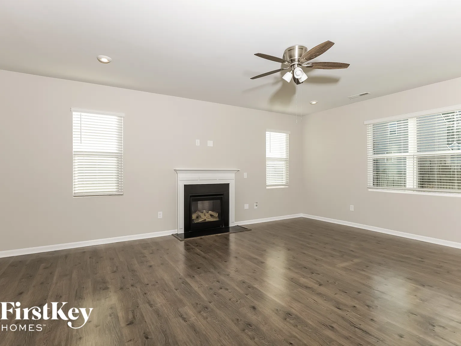 3 bed, 2.5 bath, 2329 sqft, $2,415 — Photo 4