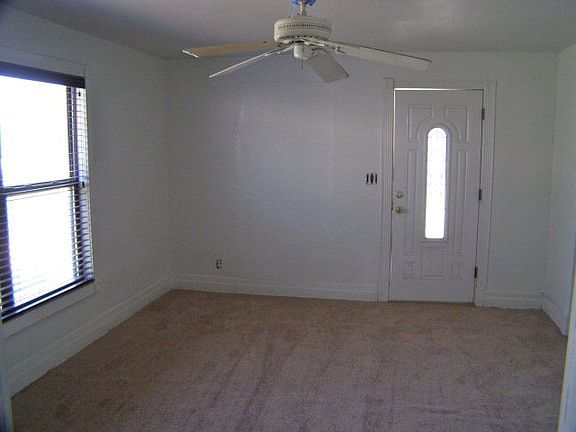 3rd image of 703 E Avenue D