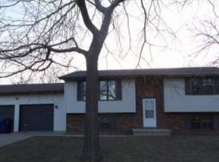 370 Laura Ct, Wrightstown, WI 54180