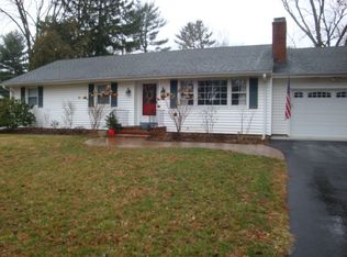 20 Morningside Dr, Pennington, NJ 08534