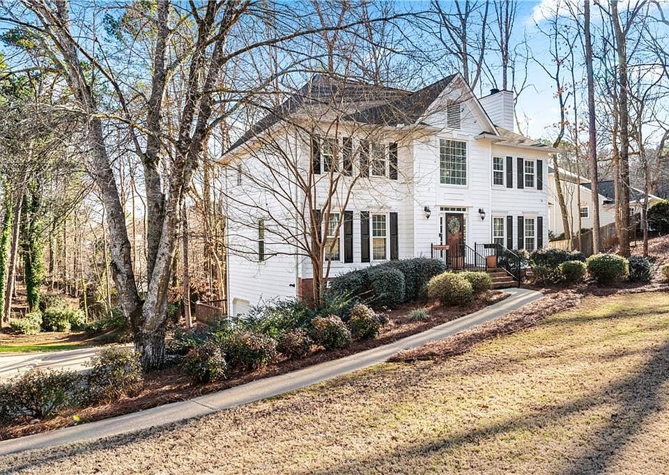 1st image of 275 Trowbridge Ln