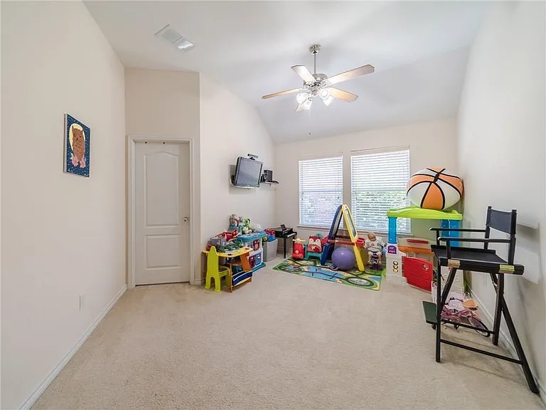 8574 Robertson Dr — Photo 6