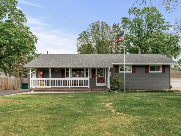 9807 5th St NE, Blaine, MN 55434