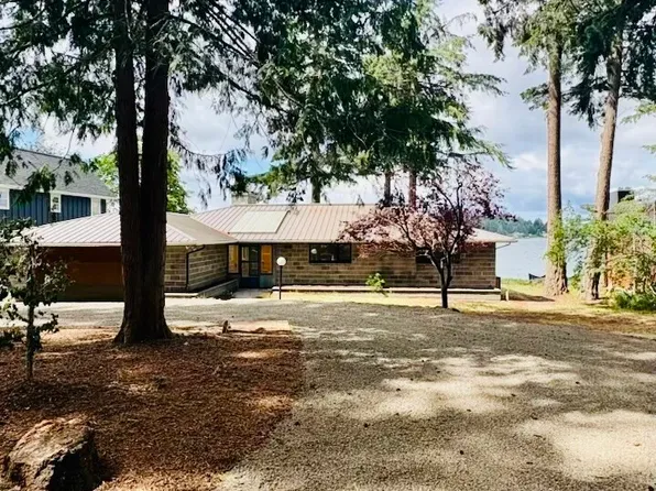 3557 Pleasant Beach Drive NE, Bainbridge Island, WA 98110