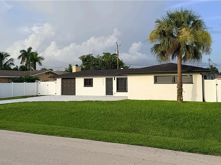 4937 Edith Esplanade Cpe — Photo 3